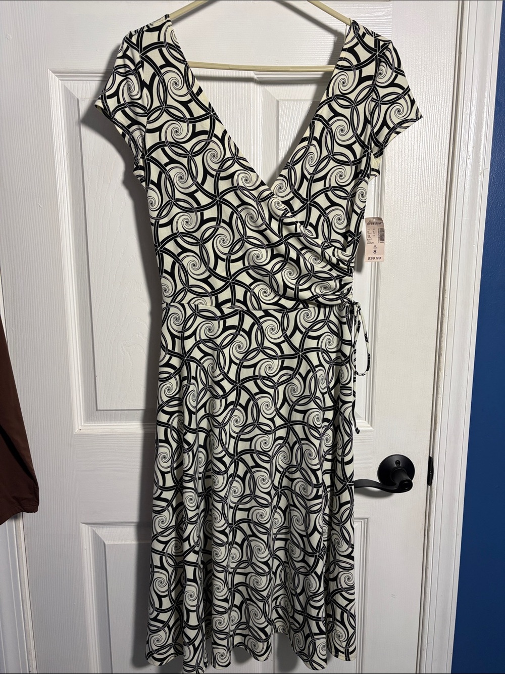 Dress Barn Black and Cream Swirl Wrap Dress Size 8 NWT